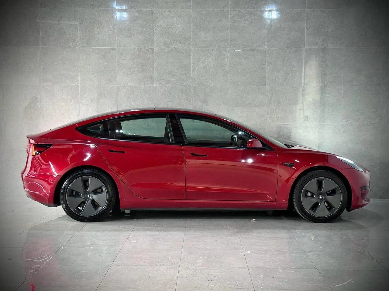 2021 Tesla Model 3 Standard Range Plus — photo 2
