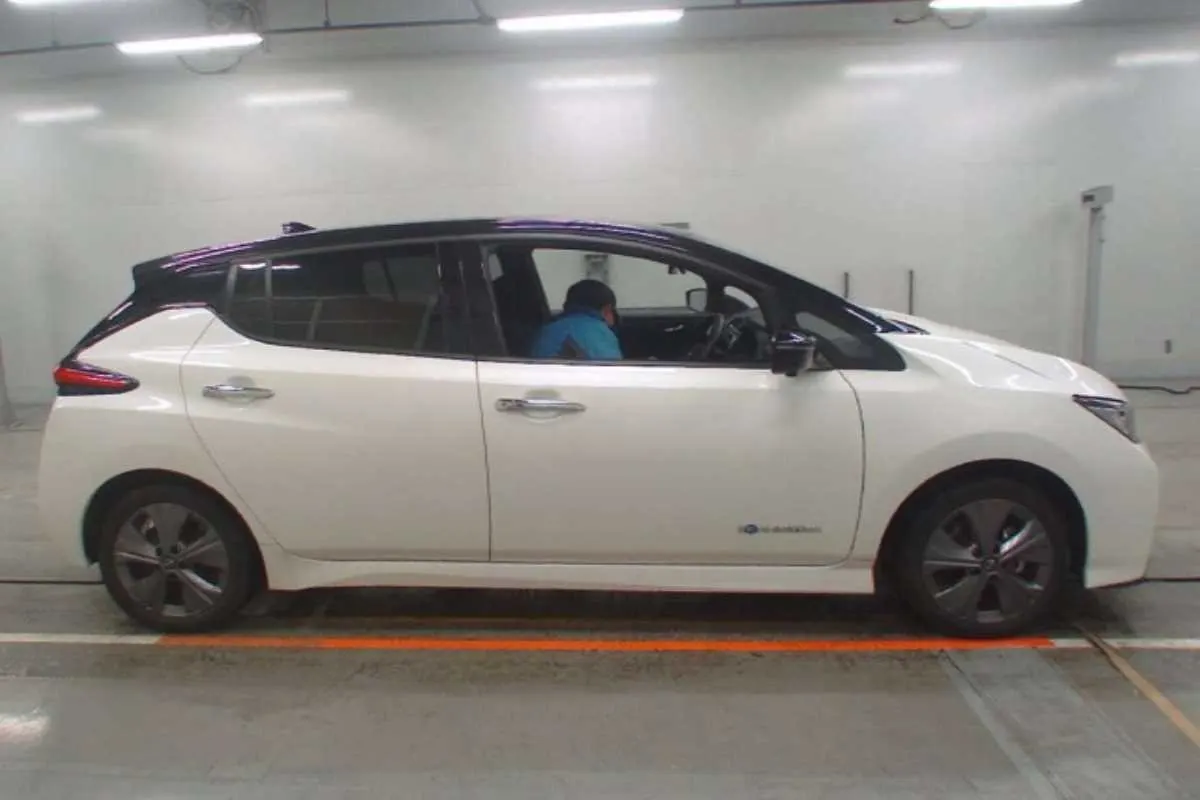 2021 Nissan Leaf e+ Urban Chrome (62kWh) — photo 2
