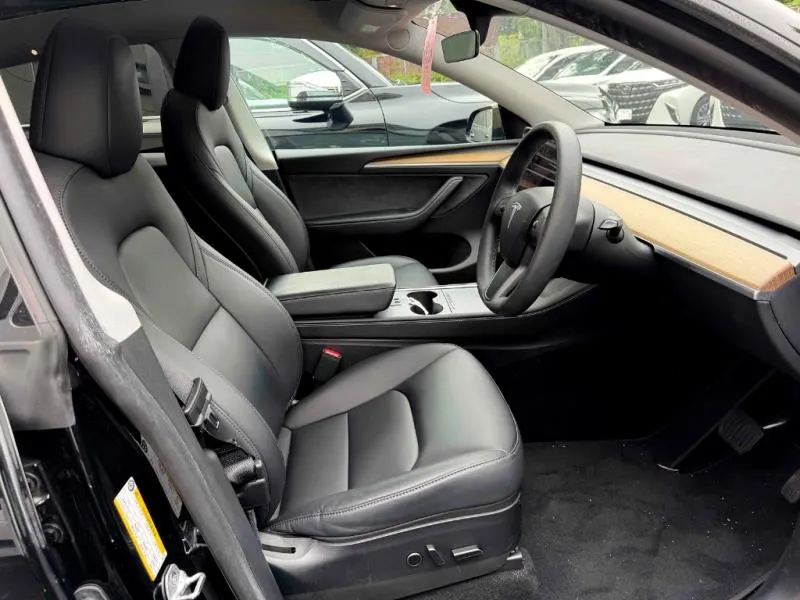2023 Tesla Model Y Long Range Dual Motor (82kWh) — photo 6