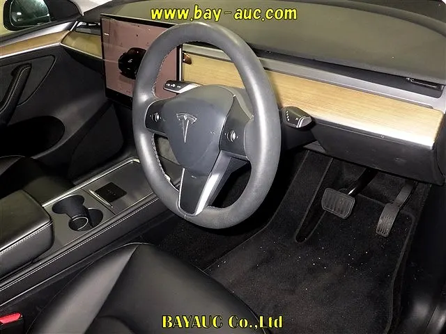 2023 Tesla Model Y Long Range Dual Motor (82kWh) — photo 4