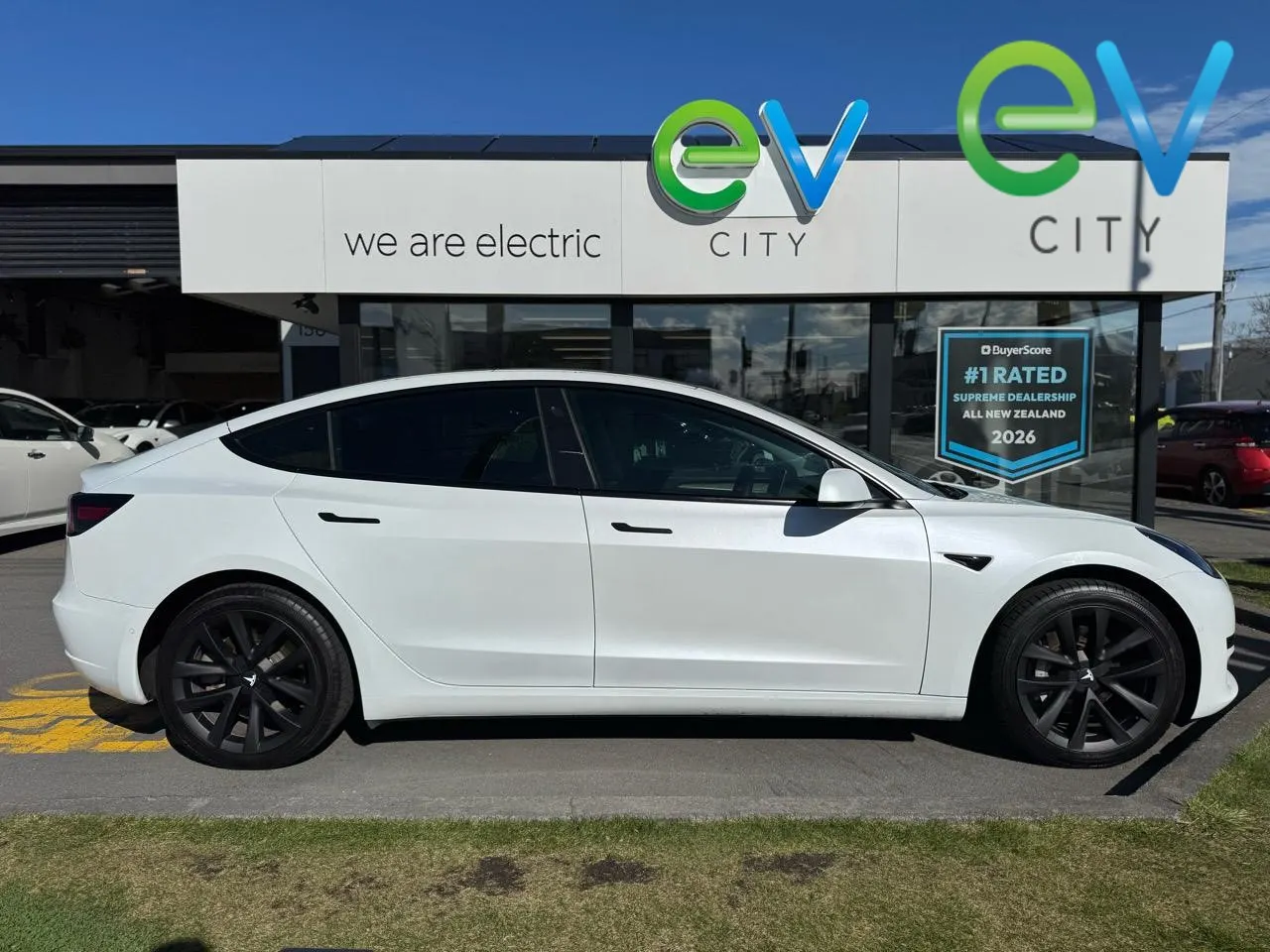 2022 Tesla Model 3 Standard Range Plus — photo 2