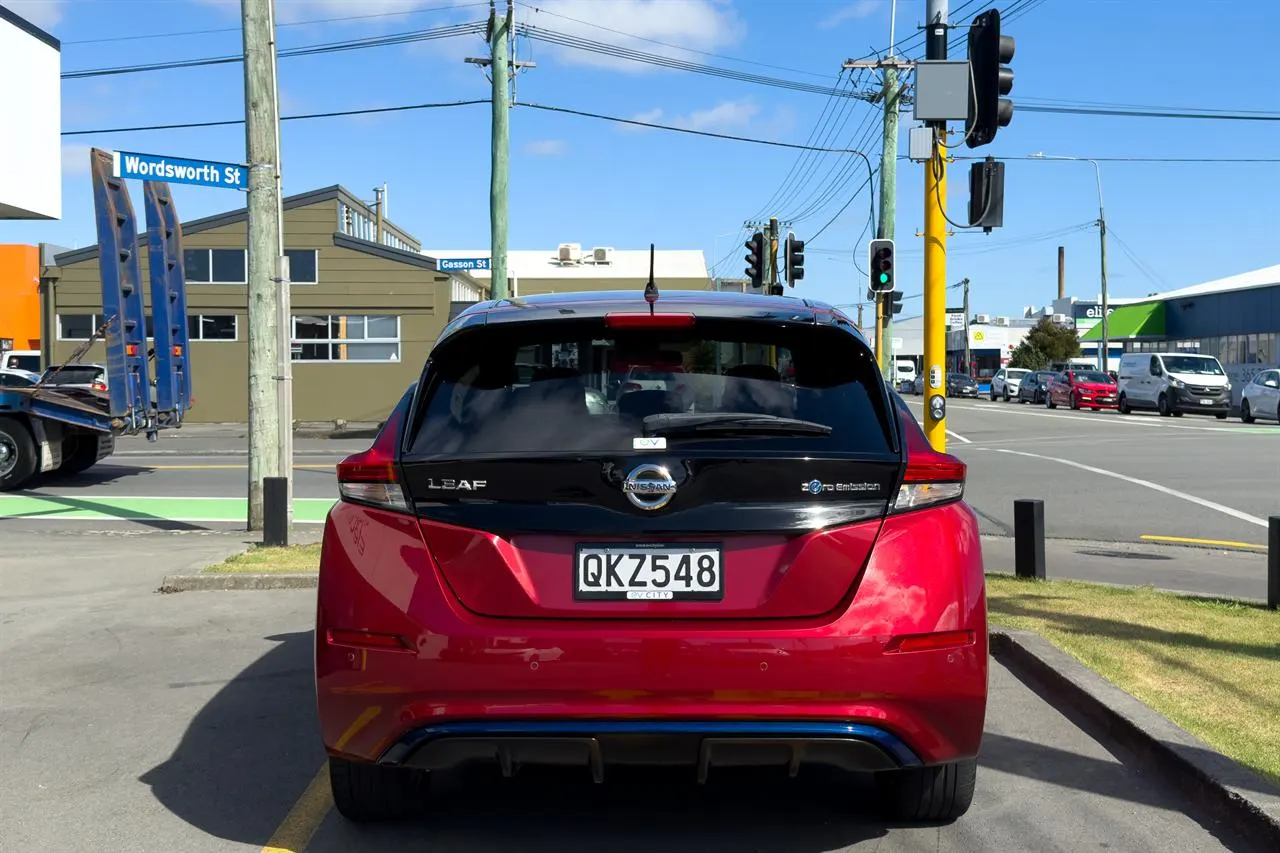 2018 Nissan Leaf X (40kWh) with Pro Pilot — photo 4