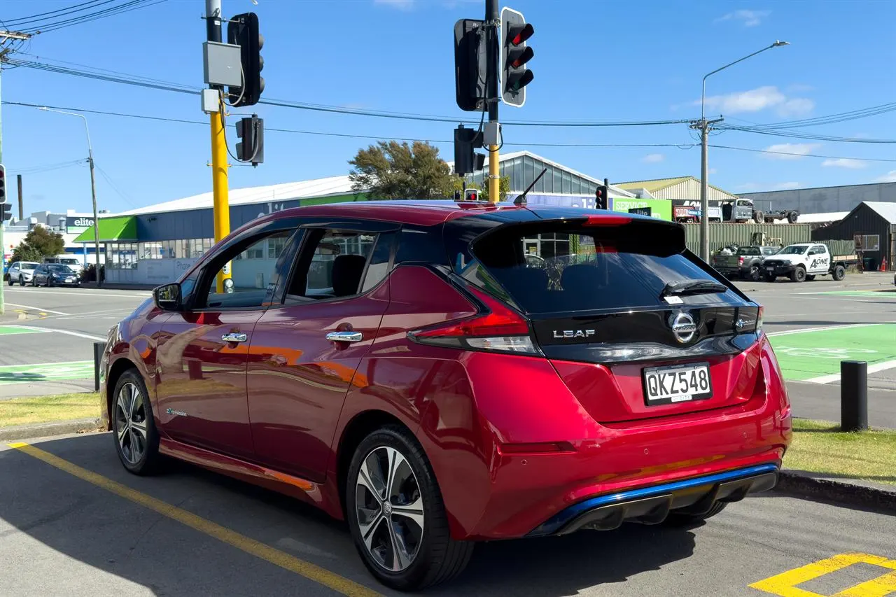 2018 Nissan Leaf X (40kWh) with Pro Pilot — photo 5