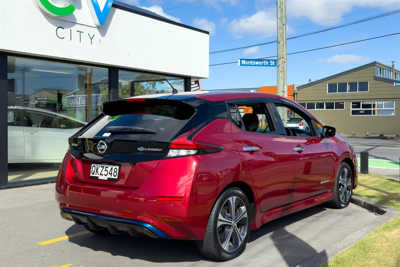 2018 Nissan Leaf X (40kWh) with Pro Pilot — photo 3