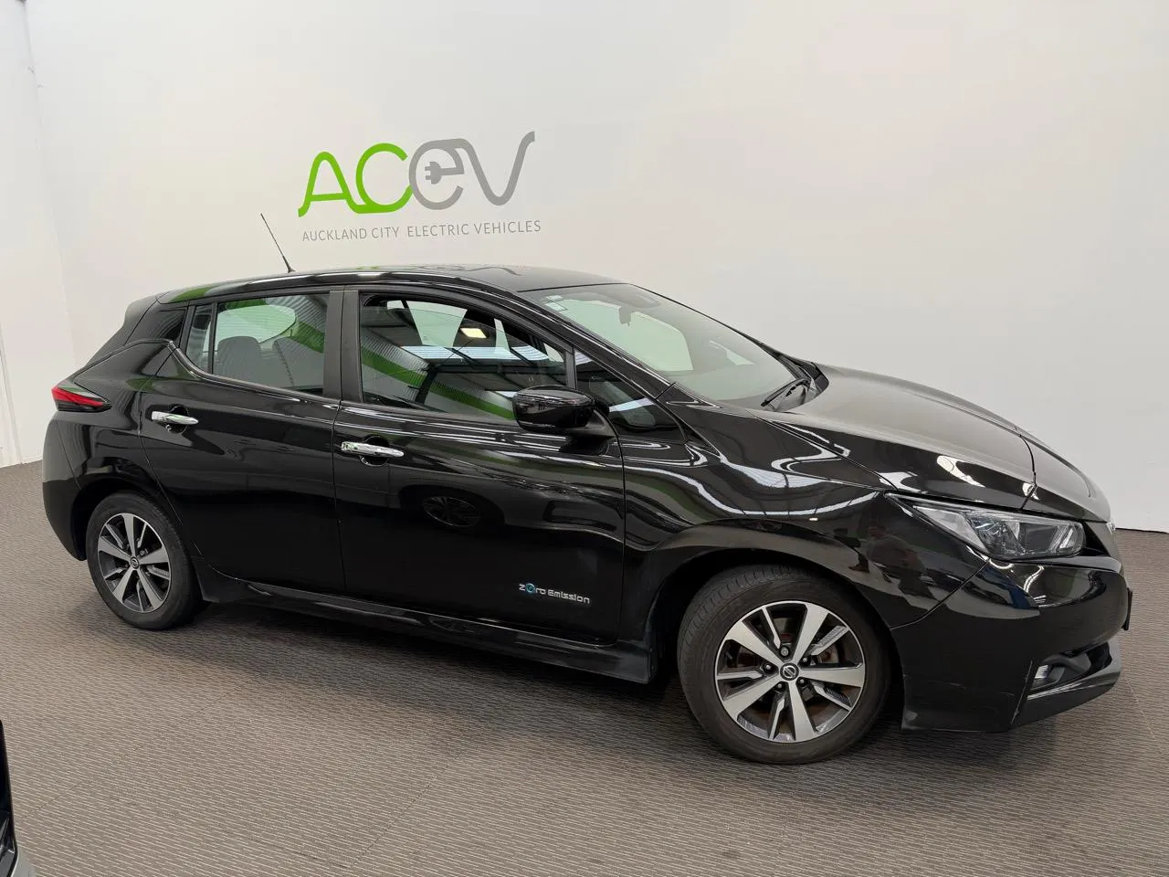 2019 Nissan Leaf ACENTA (40kWh), photo 2
