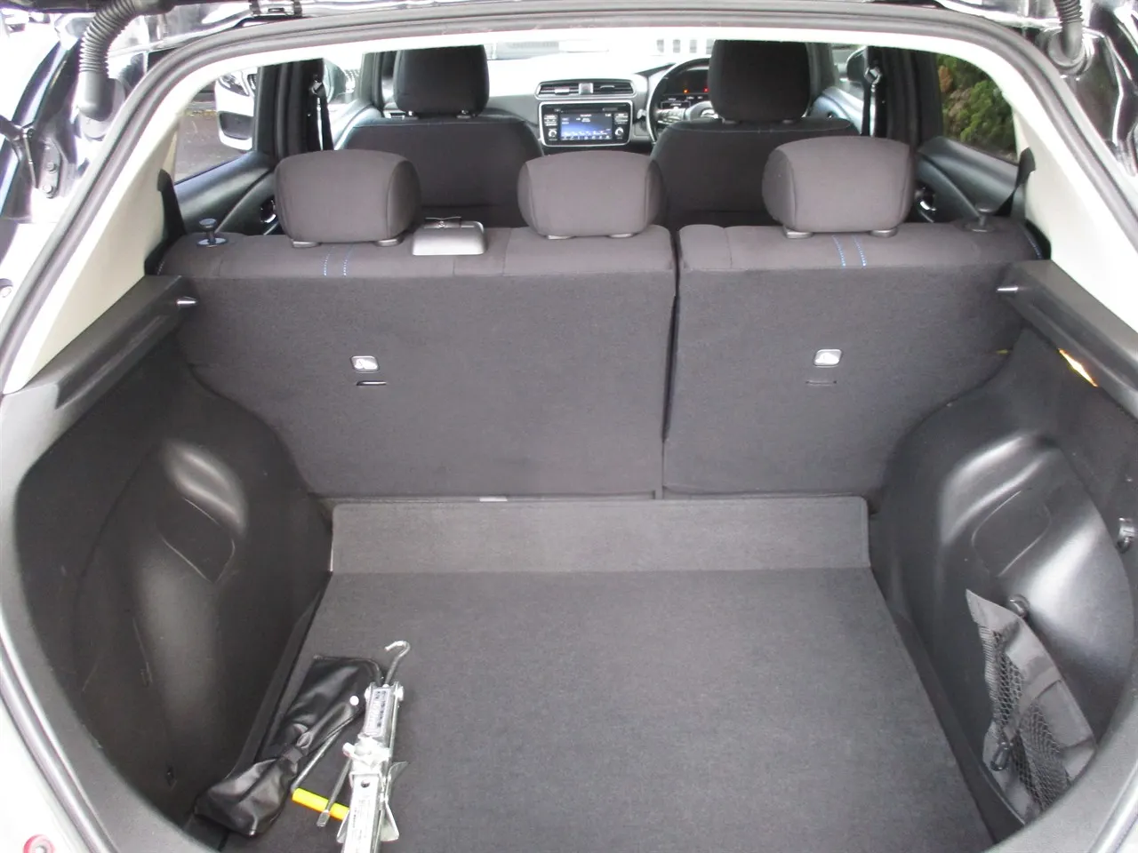 2019 Nissan Leaf X V Selection — photo 6