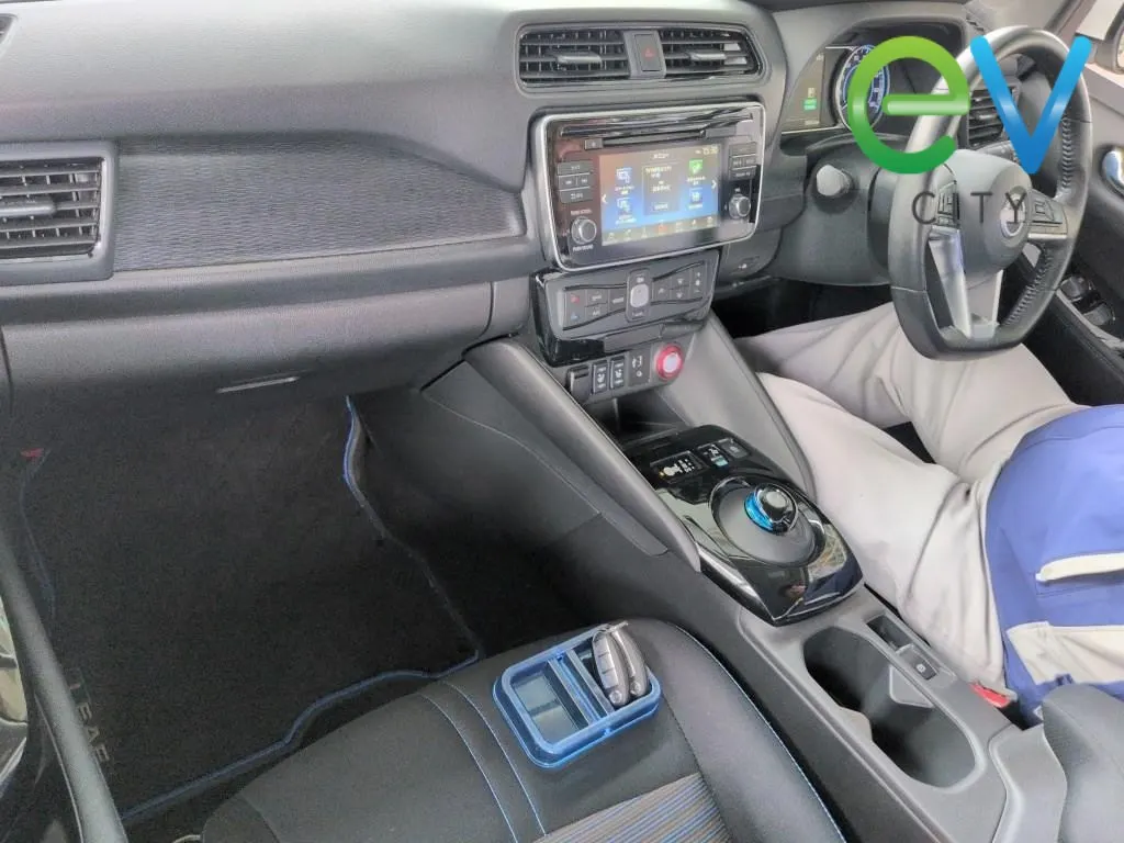 2017 Nissan LEAF G 40kWh Pro Pilot, 360 Camera — photo 5