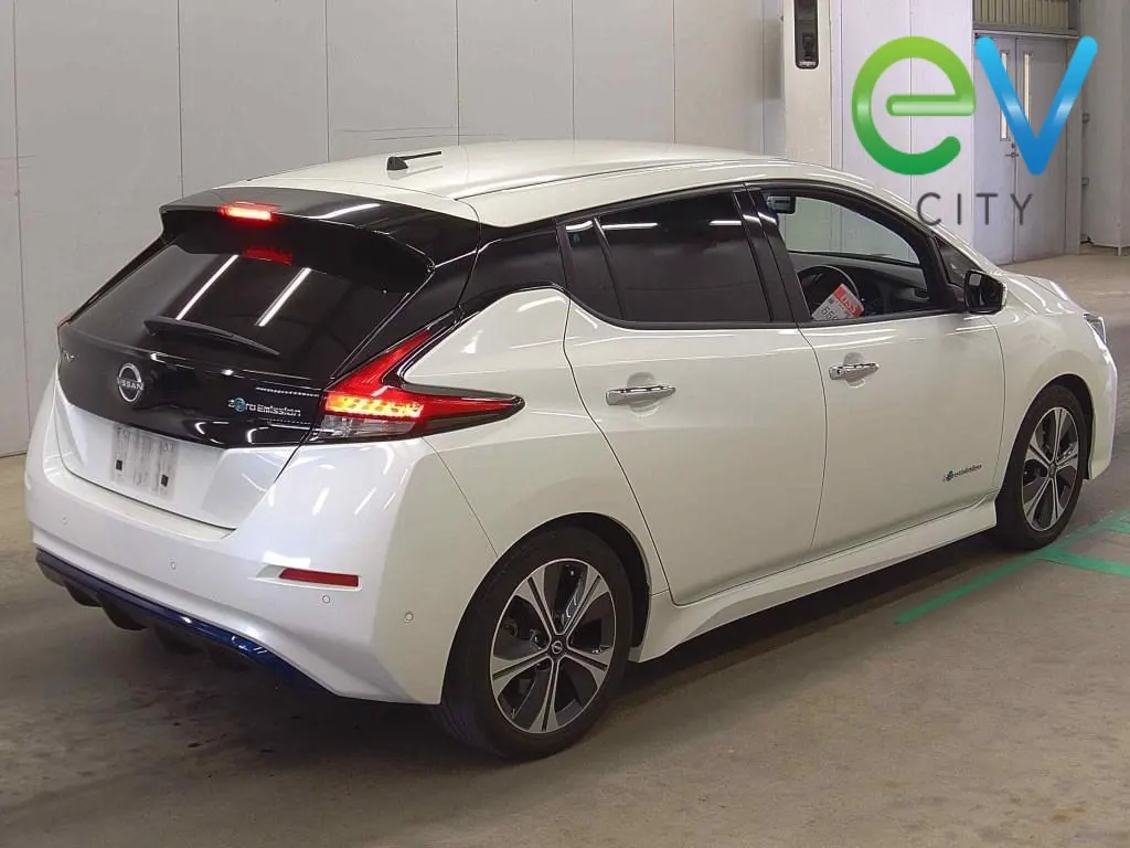 2017 Nissan LEAF G 40kWh Pro Pilot, 360 Camera — photo 2
