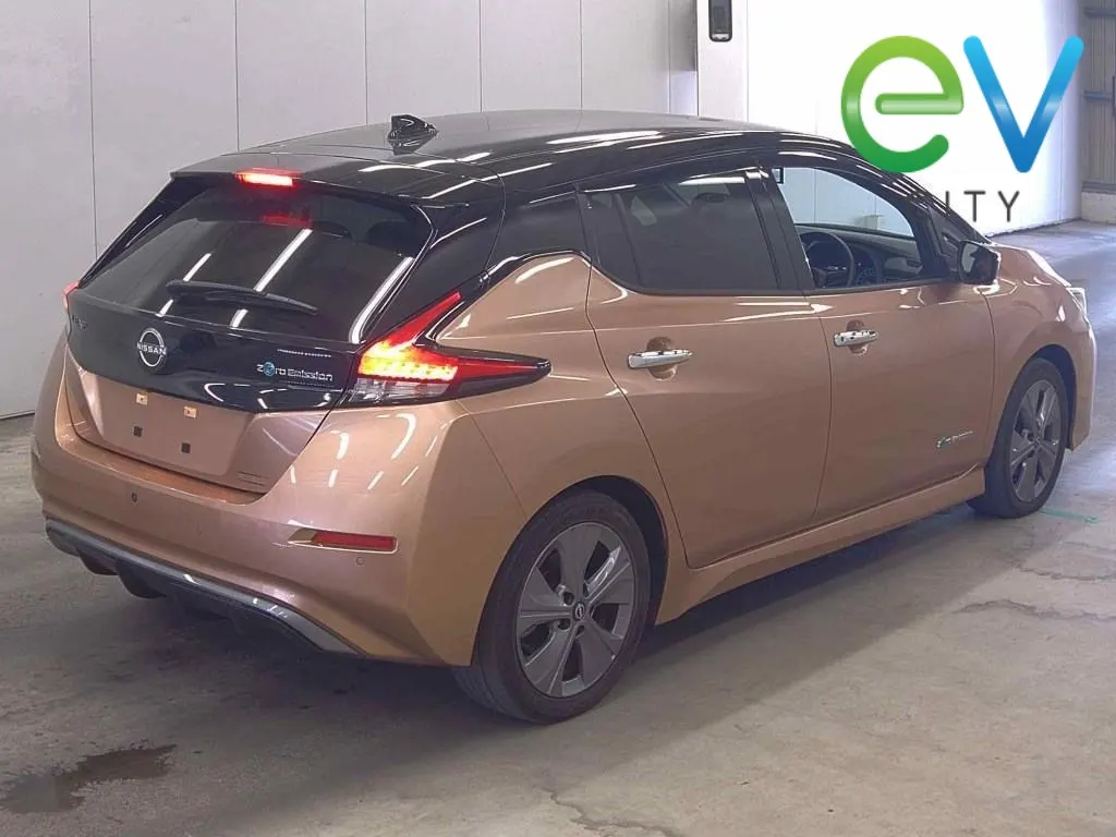2023 Nissan Leaf X (40kWh) — photo 2