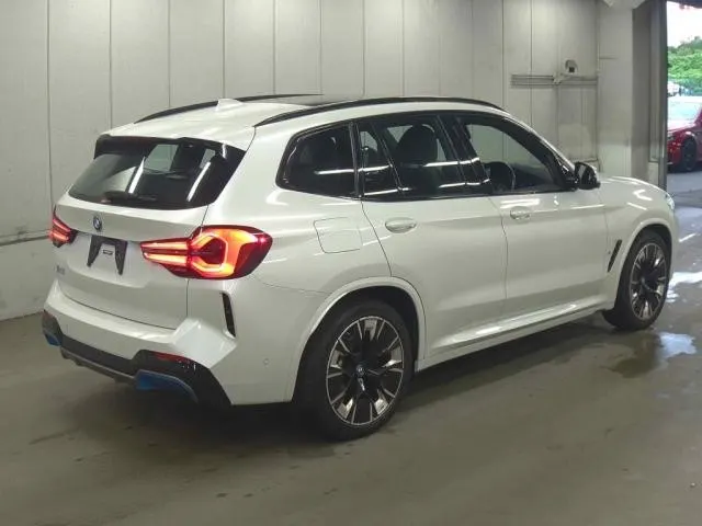 2022 BMW iX3 80kWh M-Sport — photo 4