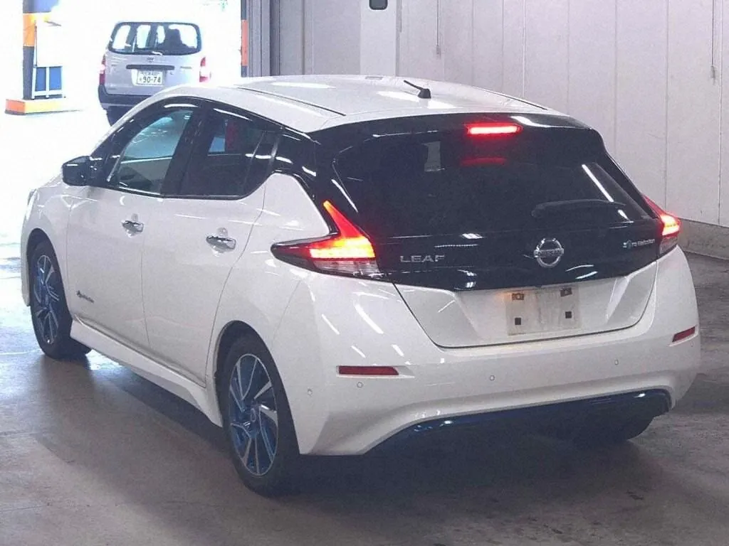 2017 Nissan Leaf 40G 83% SOH Pro Pilot — photo 5