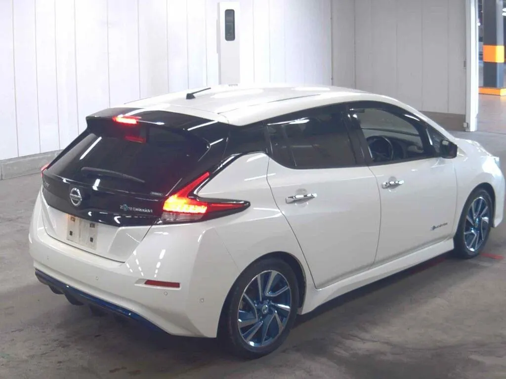 2017 Nissan Leaf 40G 83% SOH Pro Pilot — photo 6