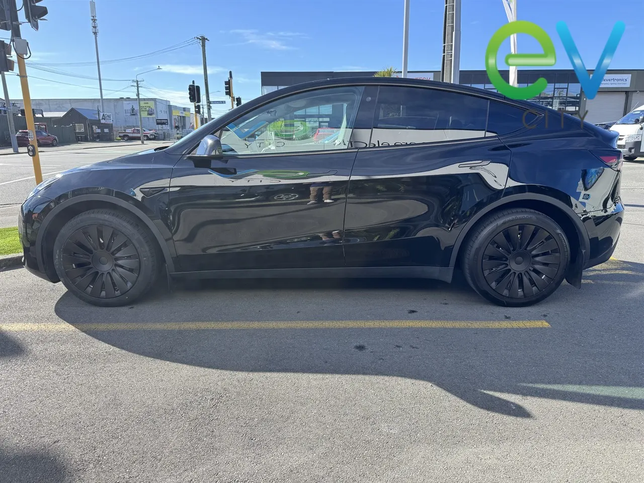 2023 Tesla Model Y Rear Wheel Drive — photo 7