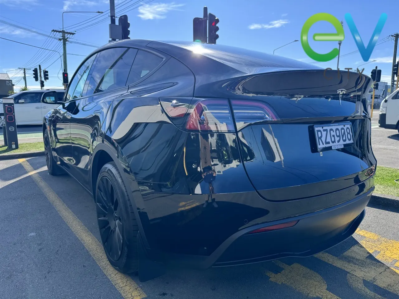 2023 Tesla Model Y Rear Wheel Drive — photo 6