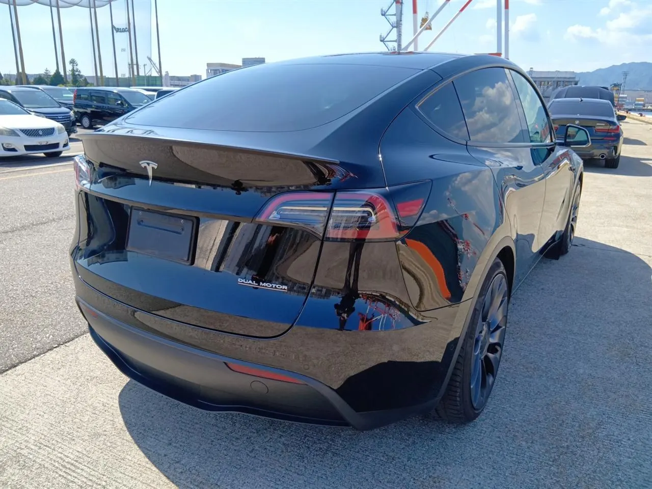 2023 Tesla Model Y AWD Performance — photo 3