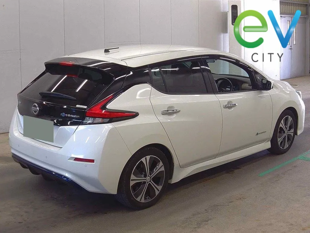 2018 Nissan LEAF X 40kWh With Pro Pilot, photo 2