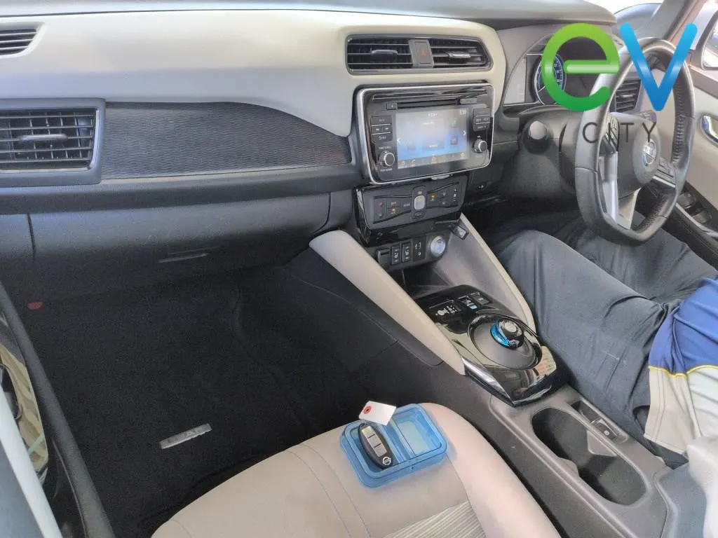 2018 Nissan LEAF X 40kWh With Pro Pilot, photo 5