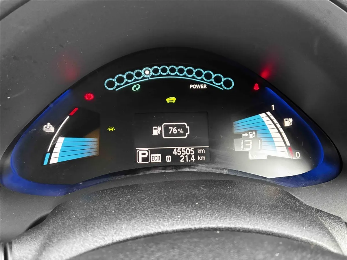 2017 Nissan Leaf 30X Thanks Edition (30kWh) — photo 7