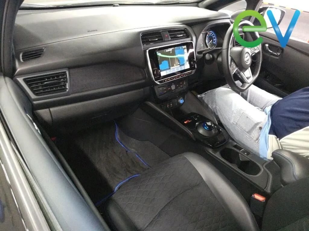 2024 Nissan Leaf X (40kWh) — photo 6
