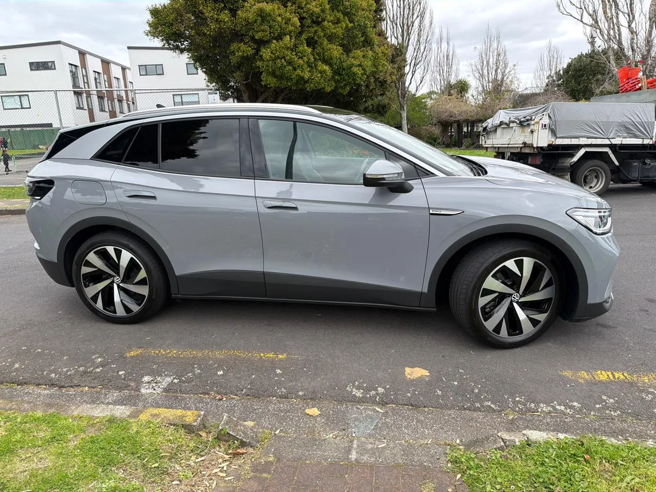 2023 Volkswagen ID.4 Pro (82kWh) — photo 3