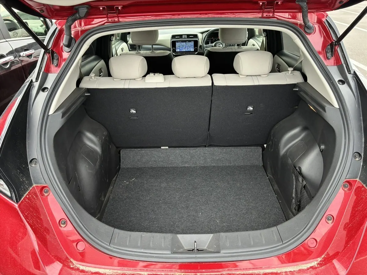 2021 Nissan Leaf X V Selection (40kWh) — photo 10