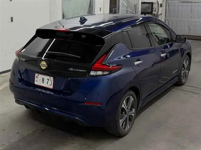 2021 Nissan Leaf X V Selection (40kWh) — photo 2