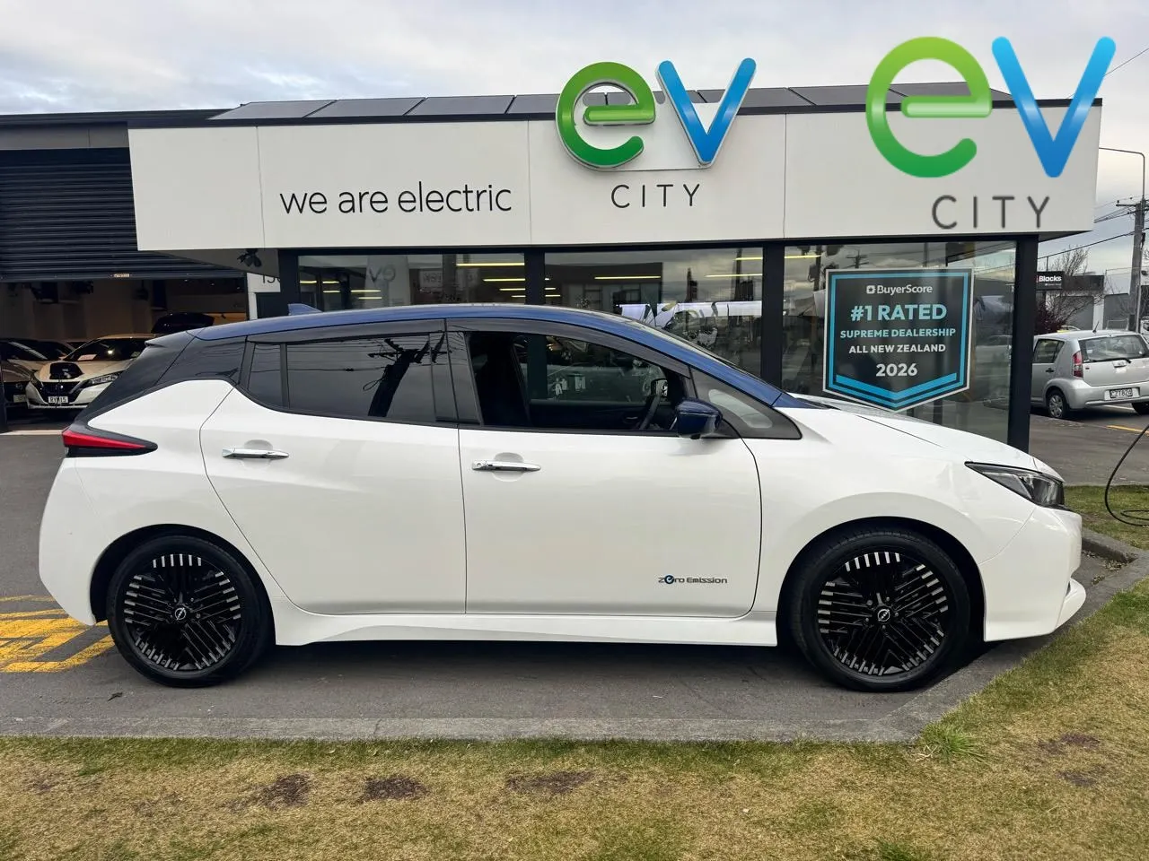 2022 Nissan LEAF X 40kWh With Pro Pilot, 360 Camera — photo 3