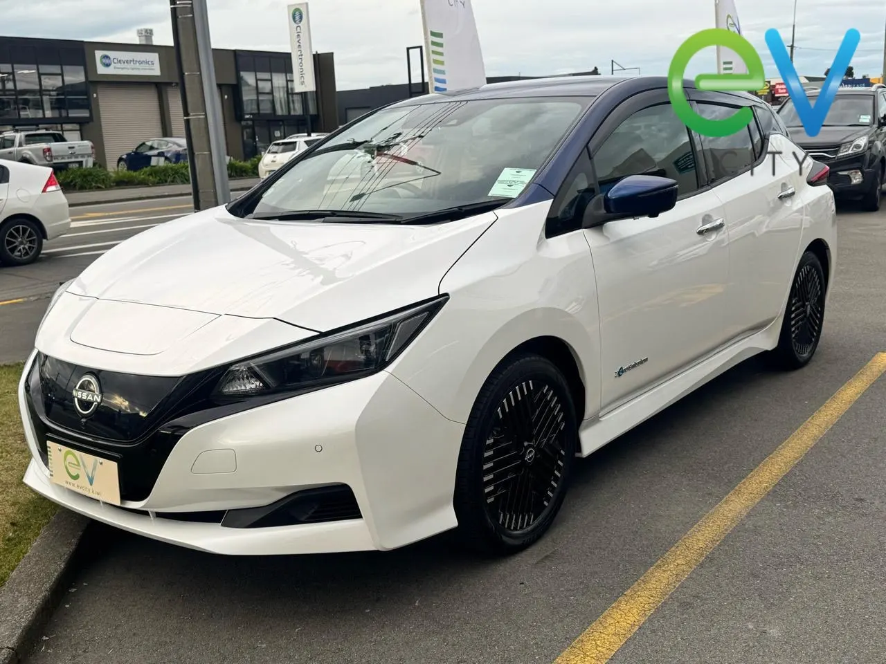 2022 Nissan LEAF X 40kWh With Pro Pilot, 360 Camera — photo 8