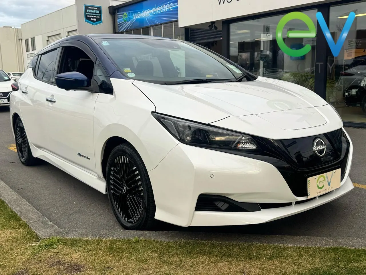 2022 Nissan LEAF X 40kWh With Pro Pilot, 360 Camera — photo 2