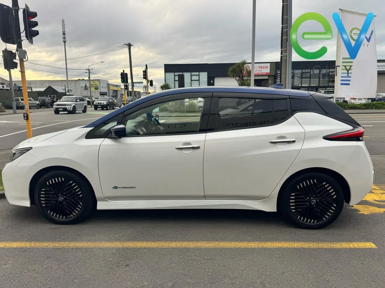 2022 Nissan LEAF X 40kWh With Pro Pilot, 360 Camera — photo 7