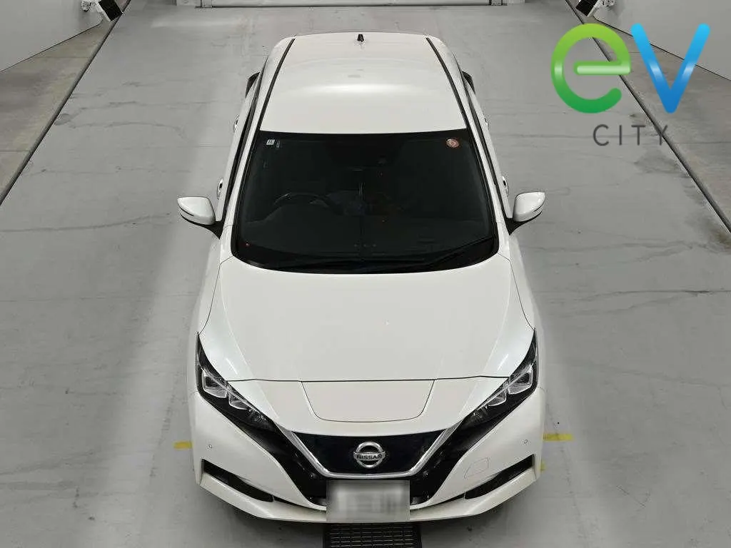 2018 Nissan Leaf X (40kWh) with Pro Pilot — photo 4