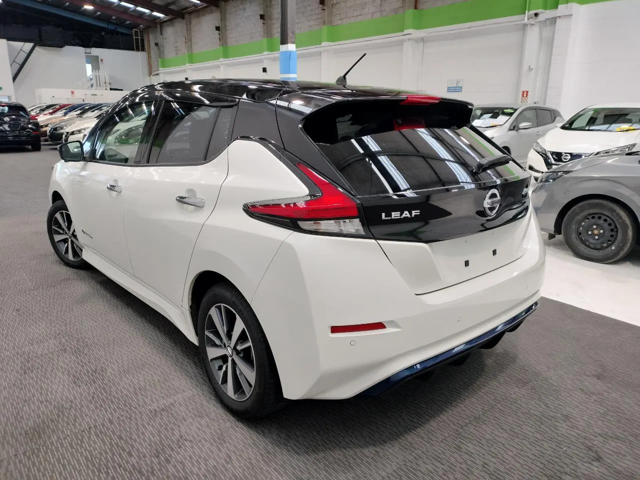 2019 Nissan Leaf X (40kWh) — photo 6