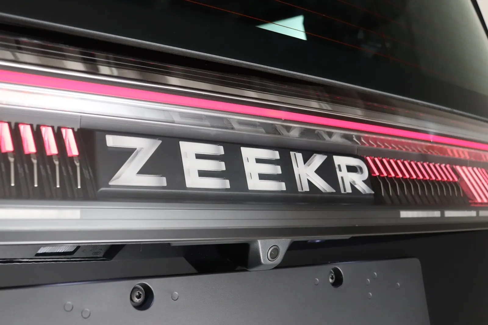 2026 Zeekr 009 7 Seat, photo 6