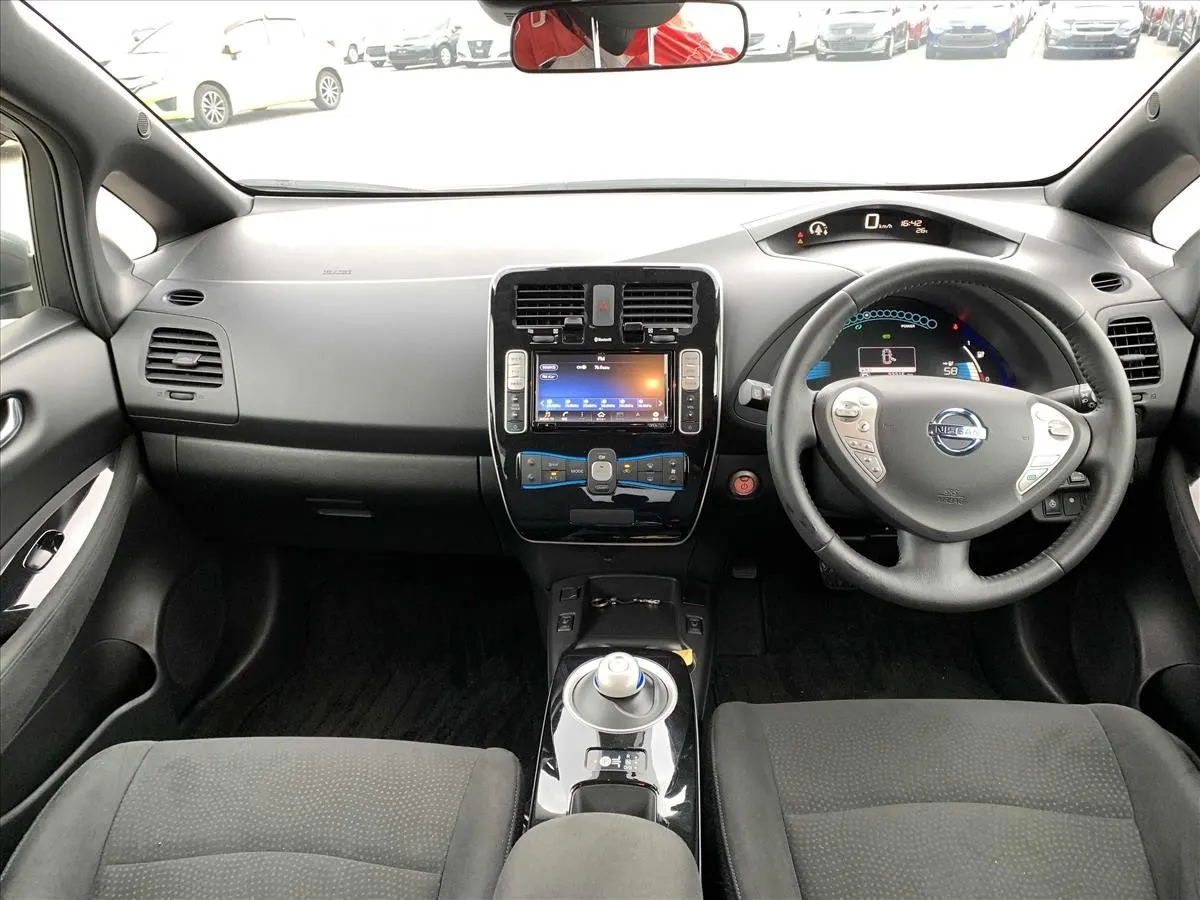 2017 Nissan Leaf 30X Aero Thanks Edition — photo 8