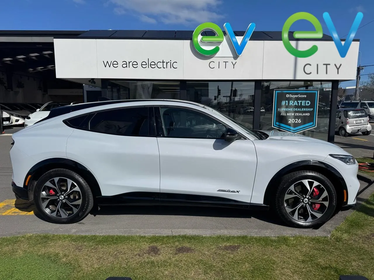 2023 Ford Mustang Mach-E AWD 98KWH/EV/4WD/CVT — photo 2