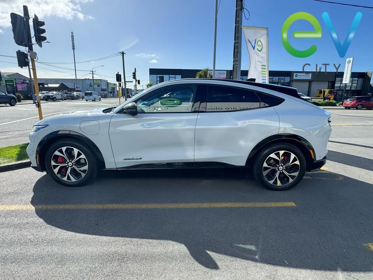 2023 Ford Mustang Mach-E AWD 98KWH/EV/4WD/CVT — photo 6