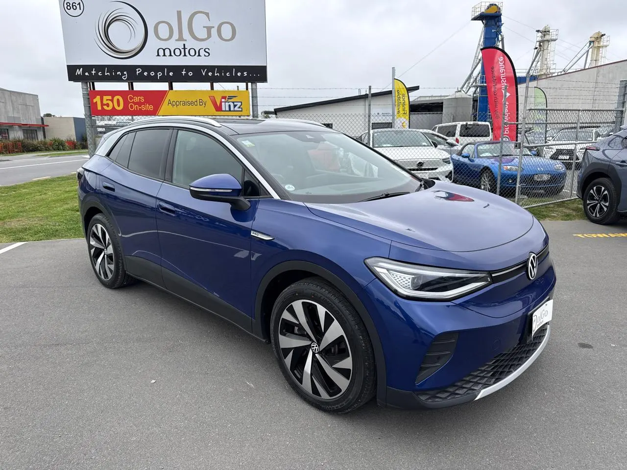 2022 Volkswagen ID.4 Pro EV 82kWh Glass Roof Low KMs, photo 2