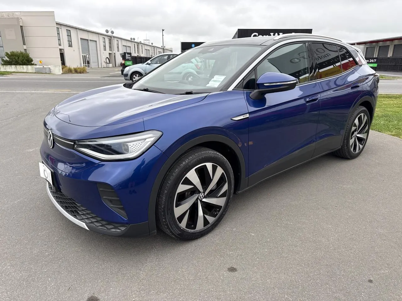2022 Volkswagen ID.4 Pro EV 82kWh Glass Roof Low KMs, photo 4