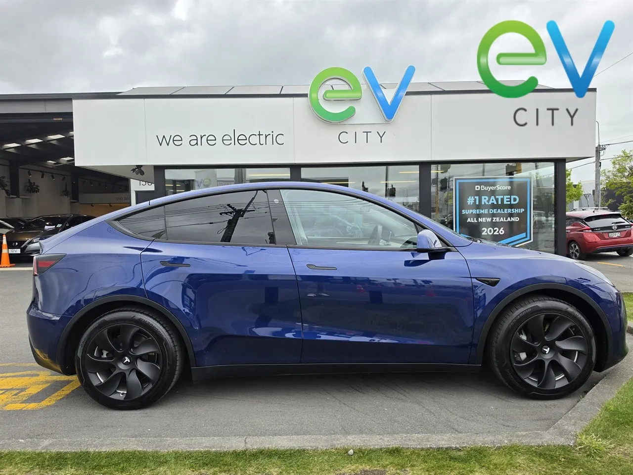 2022 Tesla Model Y Rear Wheel Drive, photo 2