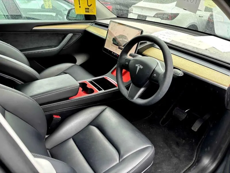 2023 Tesla Model Y RWD (60kWh) — photo 6