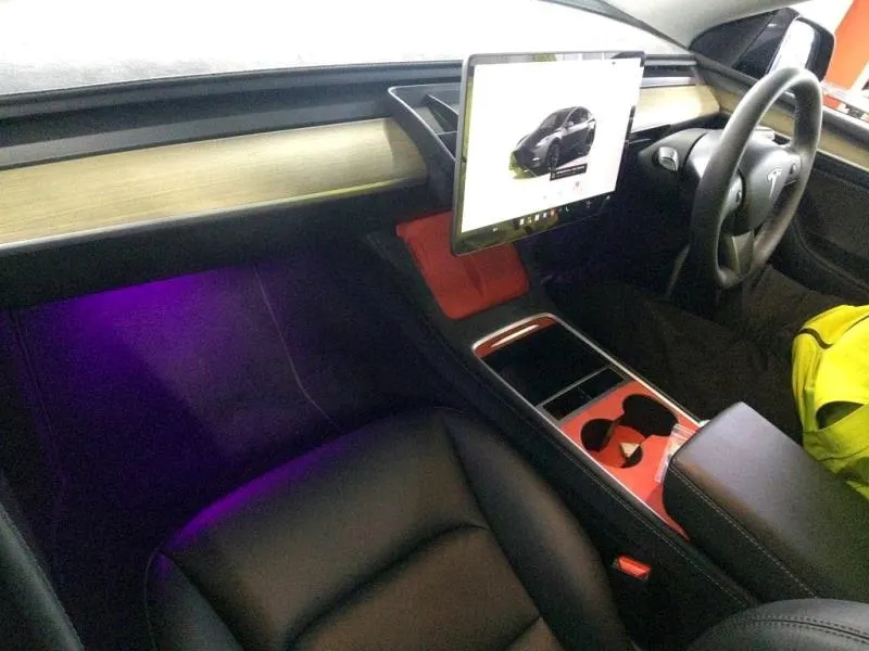 2023 Tesla Model Y RWD (60kWh) — photo 8