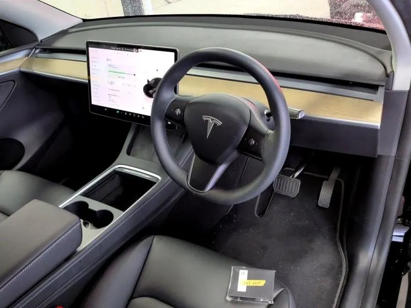 2023 Tesla Model Y (60kWh), photo 4