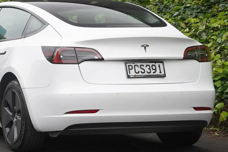 2022 Tesla Model 3 SR+, photo 4
