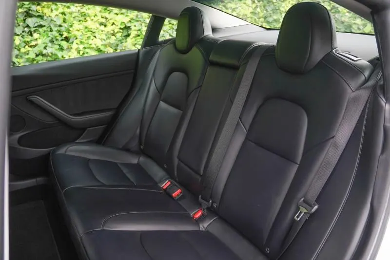 2022 Tesla Model 3 SR+, photo 13