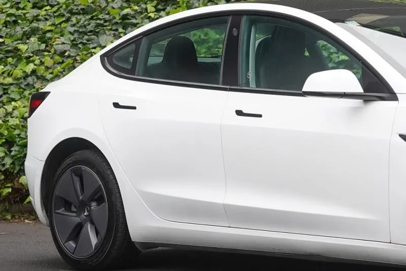 2022 Tesla Model 3 SR+, photo 5