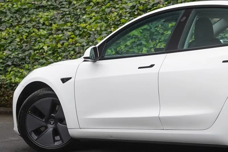 2022 Tesla Model 3 SR+, photo 6