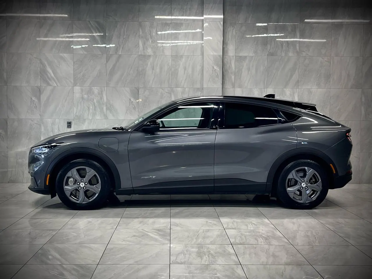 2023 Ford Mustang Mach-E (75kWh), photo 8