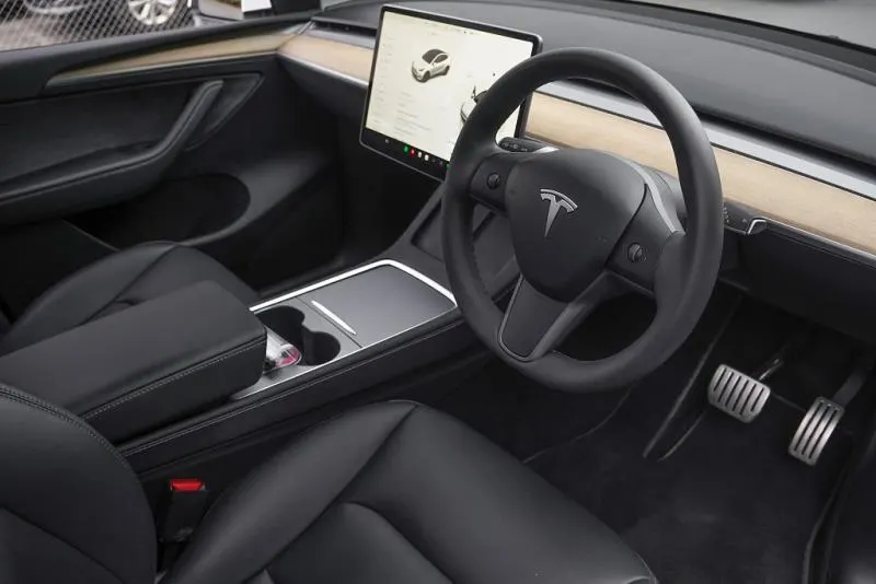 2022 Tesla Model Y Performance AWD (79kWh) — photo 9