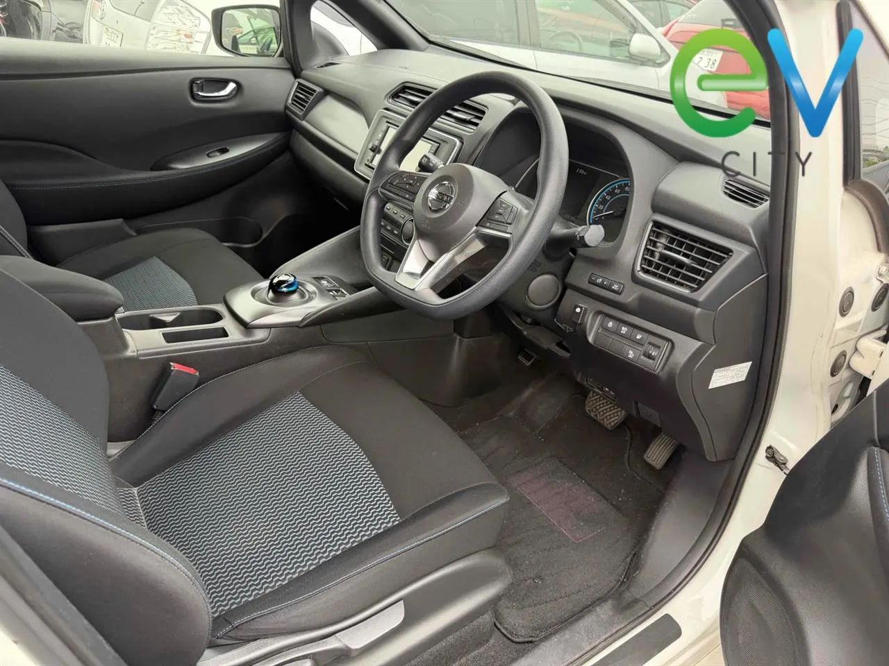 2018 Nissan Leaf S (40kWh) — photo 12