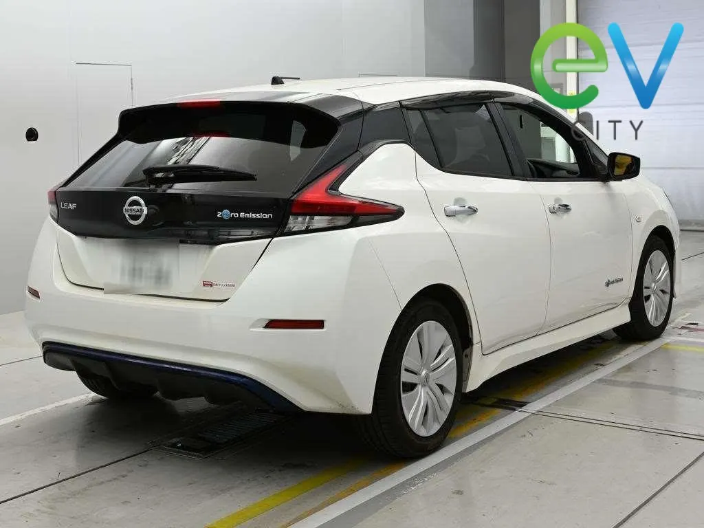2018 Nissan Leaf S (40kWh) — photo 2